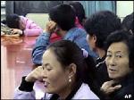 Profughi della Corea del Nord in una scuola sudcoreana di Pechino, il 22 ottobre 2004 Profughi della Corea del Nord in una scuola sudcoreana di Pechino, il 22 ottobre 2004