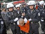 Un condannato a morte per furto sta per essere giustiziato, Chongqing, 17 novembre 2004