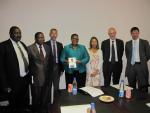 Al centro, Thkozani Khupe, la vice-primo ministro dello Zimbabwe, con Marco Perduca, Elisabetta Zamparutti e Sergio D’Elia Al centro, Thkozani Khupe, la vice-primo ministro dello Zimbabwe, con Marco Perduca, Elisabetta Zamparutti e Sergio D’Elia