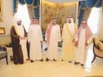 Il Principe Mishal Bin Abdullah e Nasser Al-Zahrani con i familiari del detenuto e della vittima