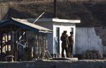 Guardie di frontiera nordcoreane a Sinuiju
