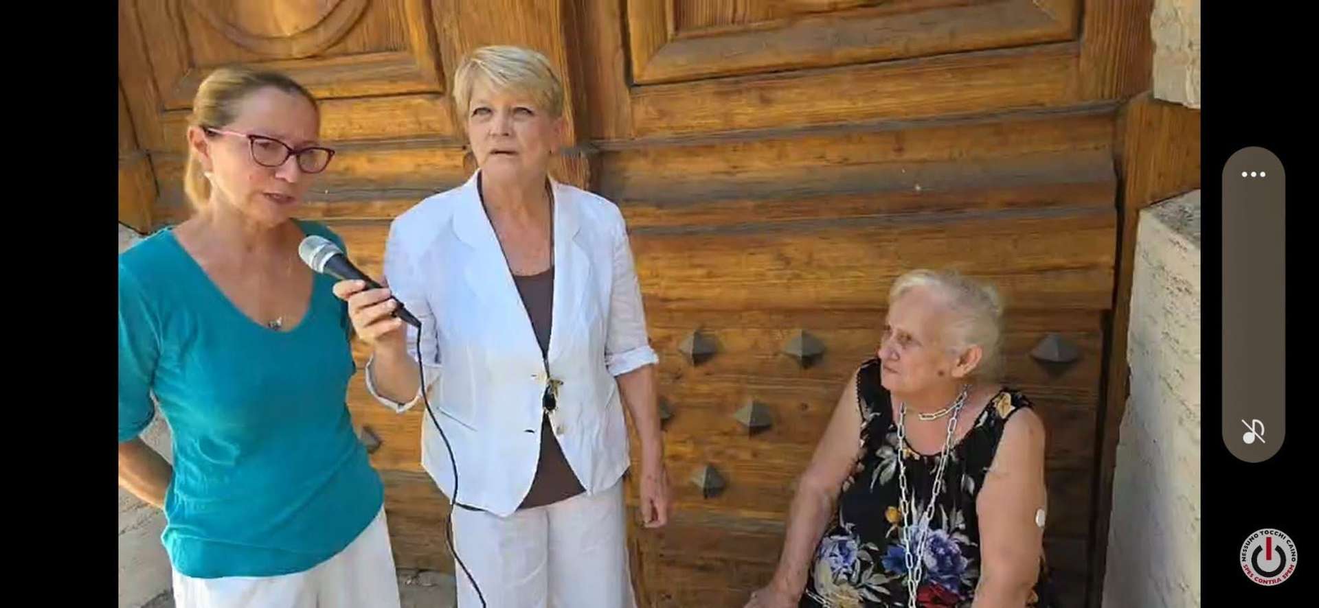 Carcere: caso Scuderi, la madre si incatena davanti al Tribunale di Sorveglianza per chiedere le cure del figlio dopo il tentato suicidio